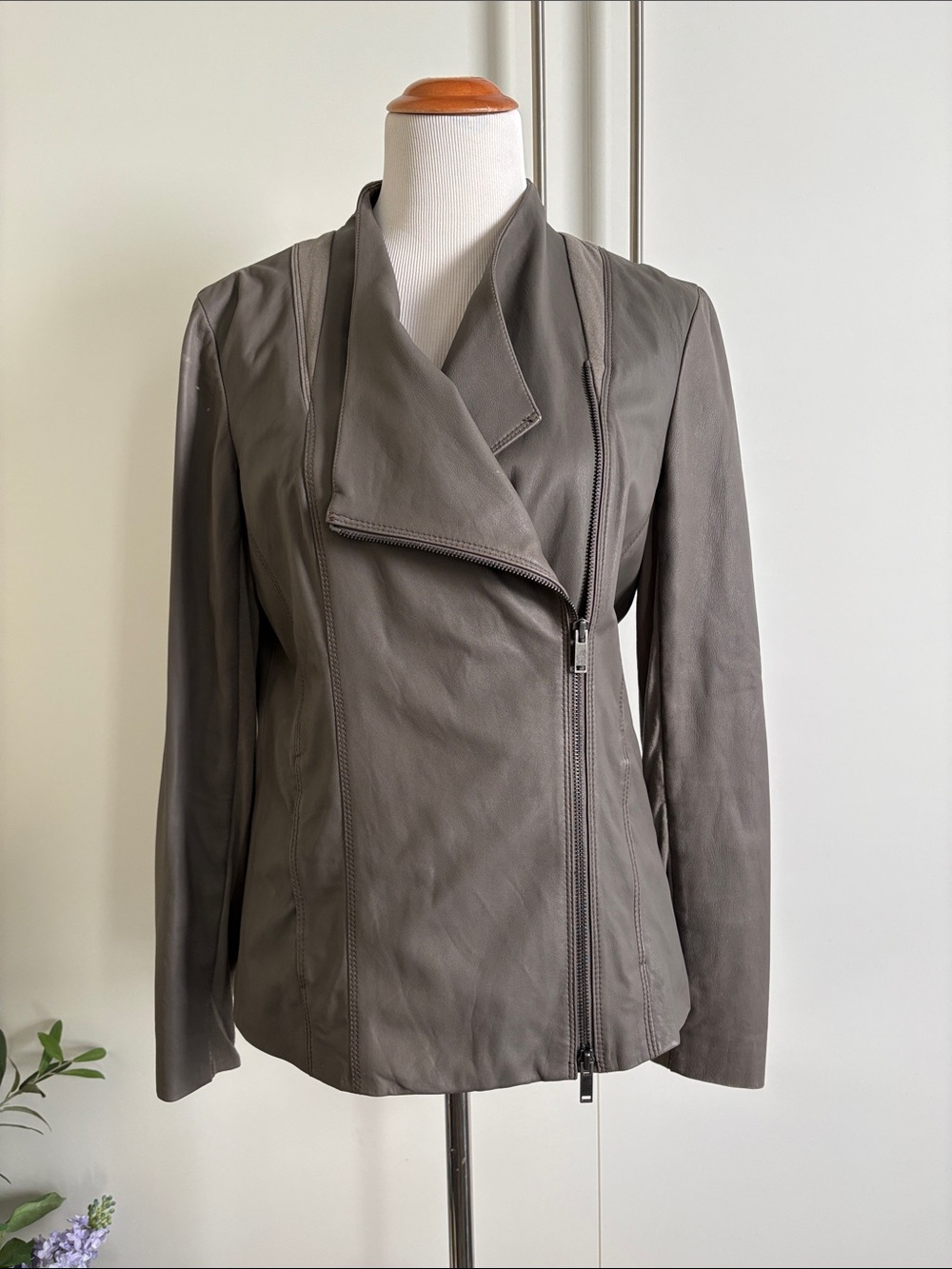 Womens Gray Leather Asymmetrical Zip Jacket M